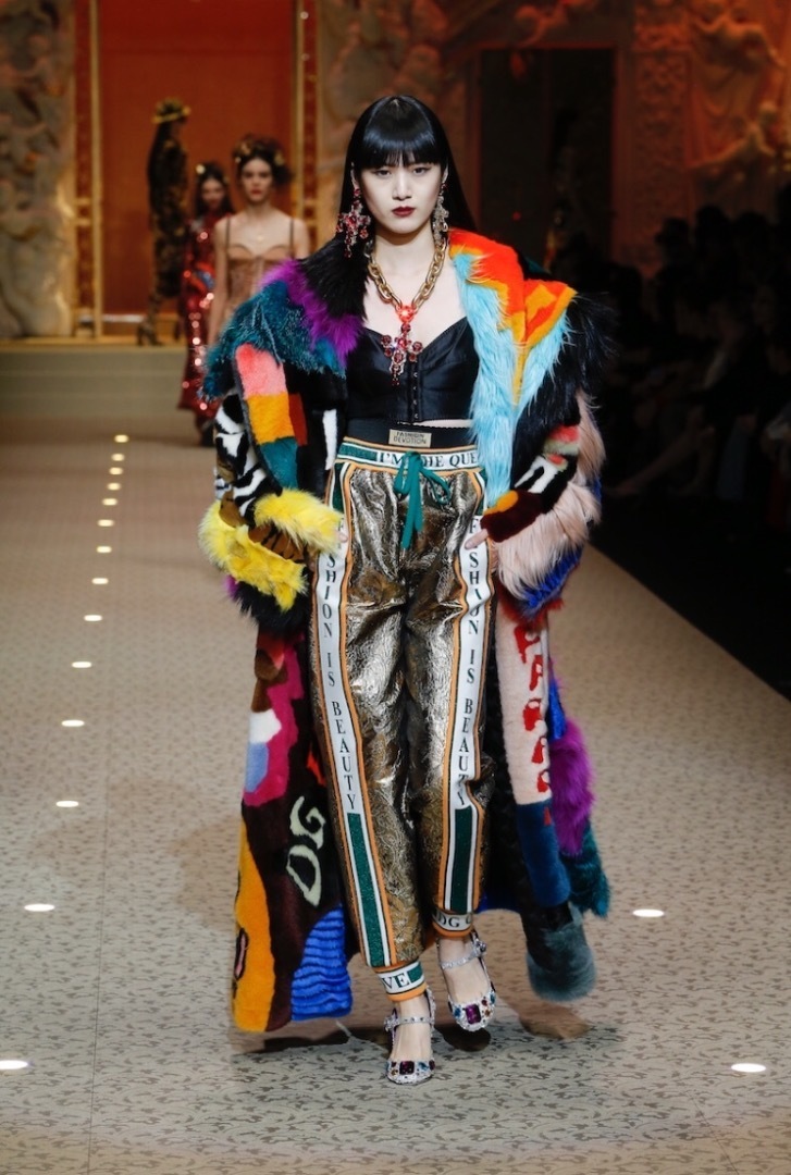 Dolce Gabbana Fw18 近未来のファッションショーを予感させる Everyday Fasion Week Ss19